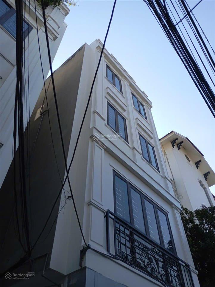 Cho thuê nhà nguyên căn tầng, lô góc, ngõ 3m gần trường tiểu học cự khối