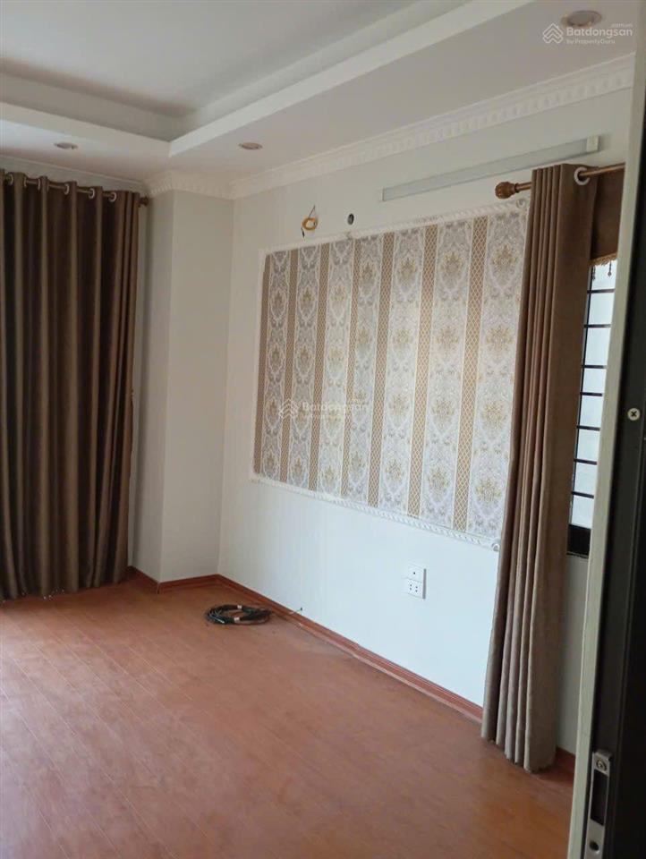 Cho thuê nhà nguyên căn tầng, lô góc, ngõ 3m gần trường tiểu học cự khối