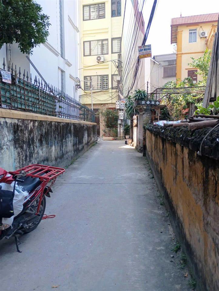 Cho thuê nhà nguyên căn tầng, lô góc, ngõ 3m gần trường tiểu học cự khối