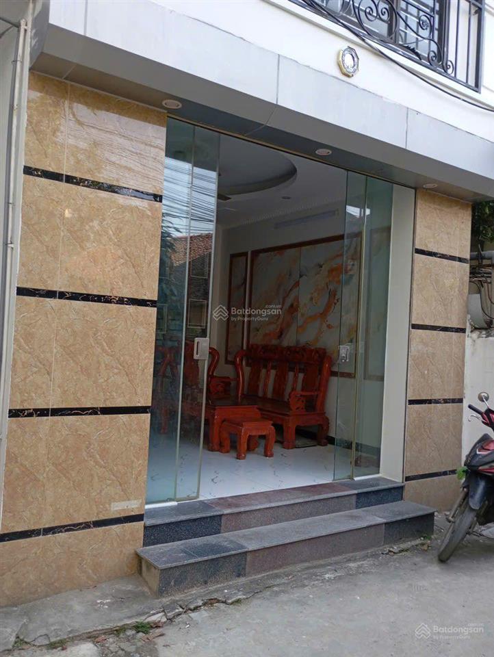 Cho thuê nhà nguyên căn tầng, lô góc, ngõ 3m gần trường tiểu học cự khối