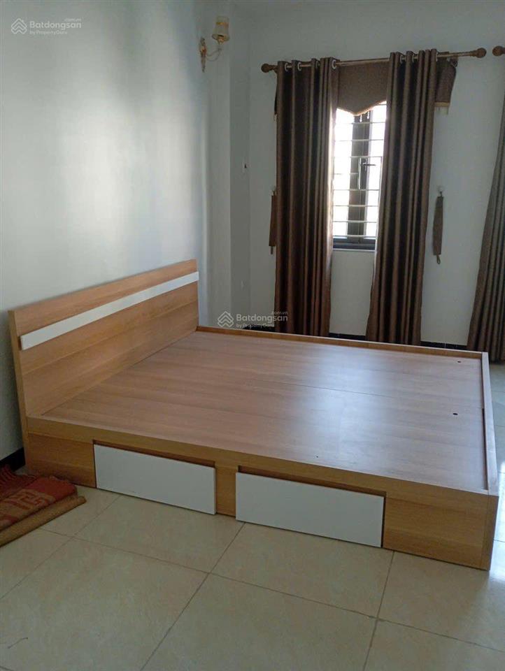 Cho thuê nhà nguyên căn tầng, lô góc, ngõ 3m gần trường tiểu học cự khối