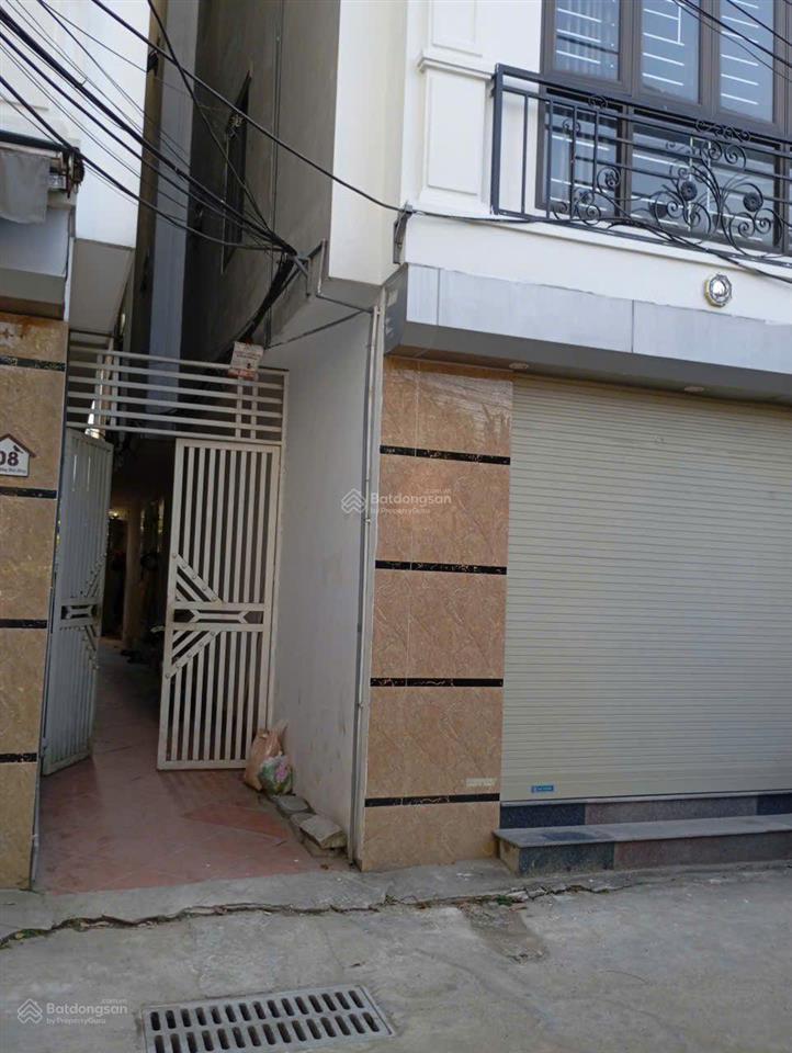 Cho thuê nhà nguyên căn tầng, lô góc, ngõ 3m gần trường tiểu học cự khối