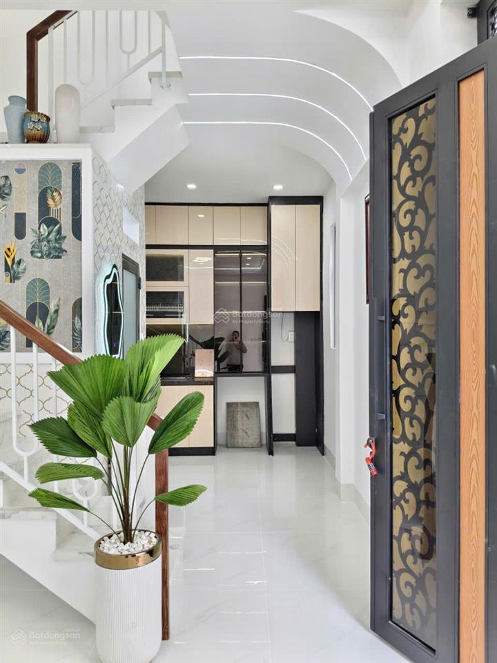 Bán gấp nhà mới xây 100%, 1 lầu, 2pn, hẻm xe hơi 2 oto tránh, nhà đẹp, công chứng vi bằng