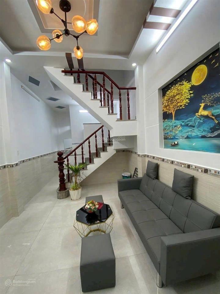 Nhà quận 12 giá chỉ 1 tỷ 870  1 trệt 2 lầu  4pn,  gần chợ & trường học