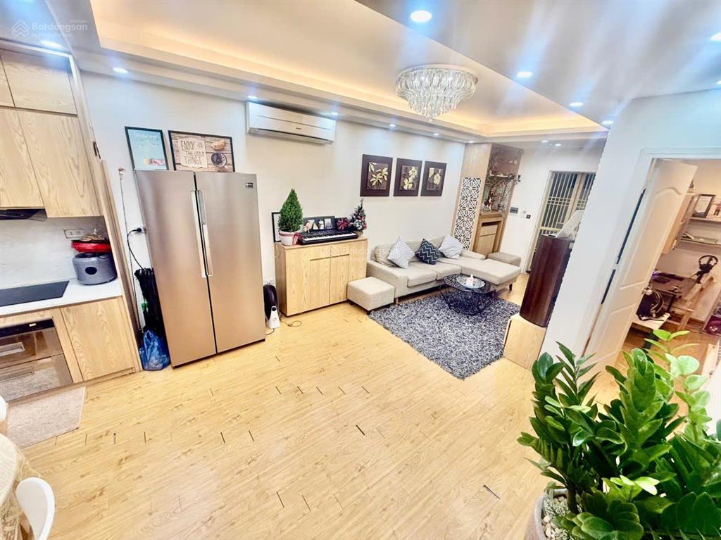 Bán căn hộ 68m² 2pn full nội thất cao cấp, ban công thoáng mát
