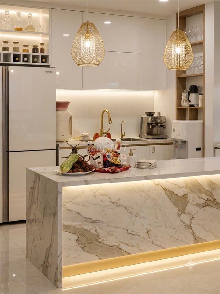 Chính chủ gửi bán căn 3PN nội thất đẹp tại Golden Palm