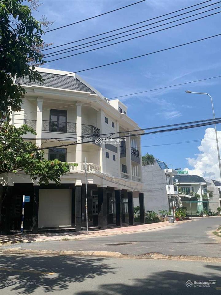 Chủ ngộp bán căn nhà phố 1 trệt 2 lầu ngay mặt tiền đường nguyễn thị tồn rộng 26m 0913 715 ***