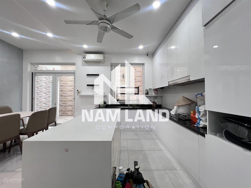 Cho thuê nhà hướng đông gara 3 lầu 4 phòng có nội thất để ở gia đình, văn phòng kết hợp tại an phú