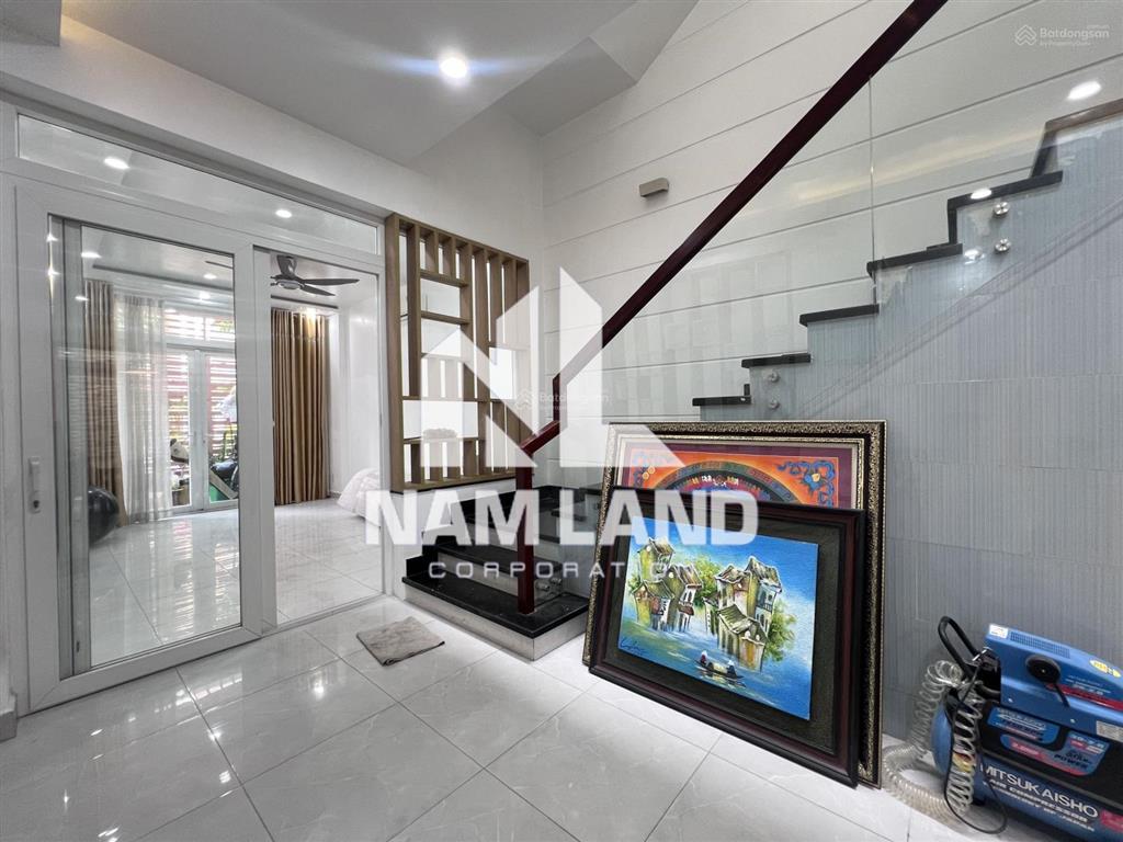 Cho thuê nhà hướng đông gara 3 lầu 4 phòng có nội thất để ở gia đình, văn phòng kết hợp tại an phú