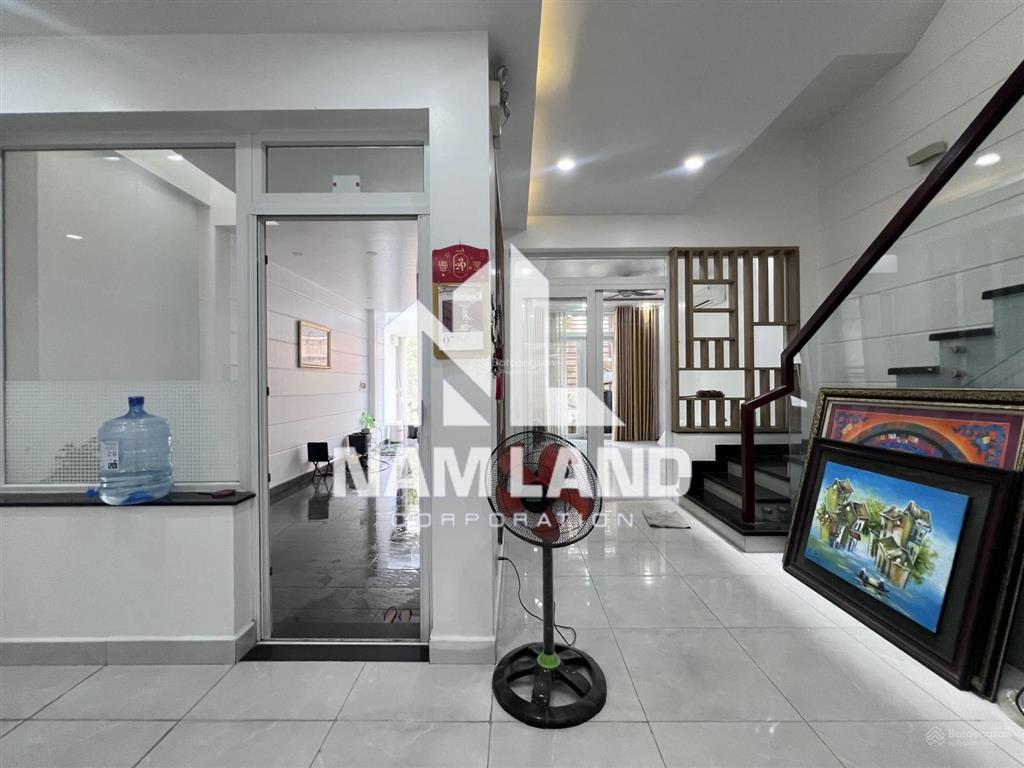 Cho thuê nhà hướng đông gara 3 lầu 4 phòng có nội thất để ở gia đình, văn phòng kết hợp tại an phú