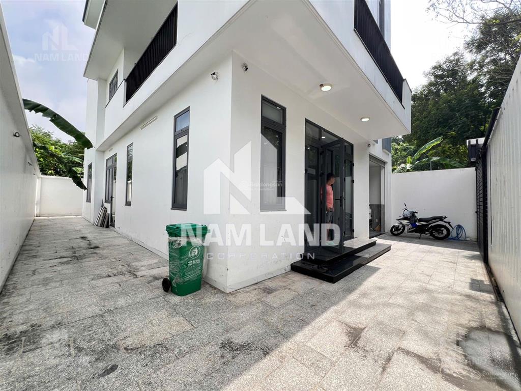 Cho thuê nhà mới 4 tầng 5 phòng gần đường liên phường, phước long b hướng đông nam để ở, văn phòng