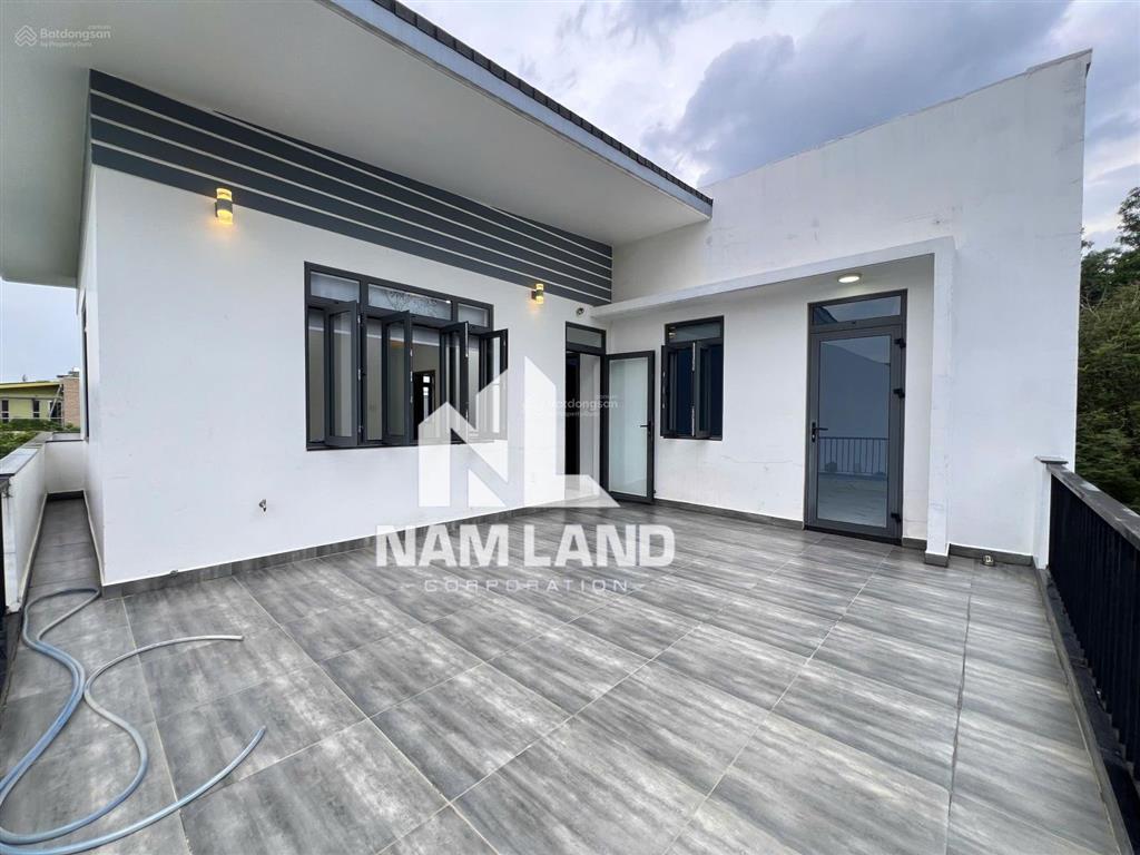 Cho thuê nhà mới 4 tầng 5 phòng gần đường liên phường, phước long b hướng đông nam để ở, văn phòng