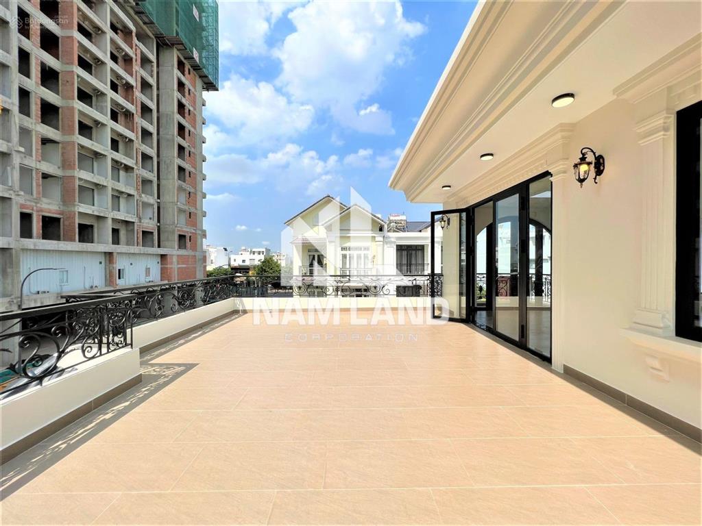 Cho thuê nhà căn góc 2 mặt tiền xây trống suốt có thang máy vỉa hè rộng ngay gần ubnd tp. thủ đức