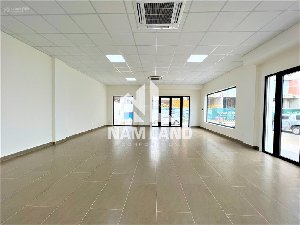 Cho thuê nhà căn góc 2 mặt tiền xây trống suốt có thang máy vỉa hè rộng ngay gần ubnd tp. thủ đức