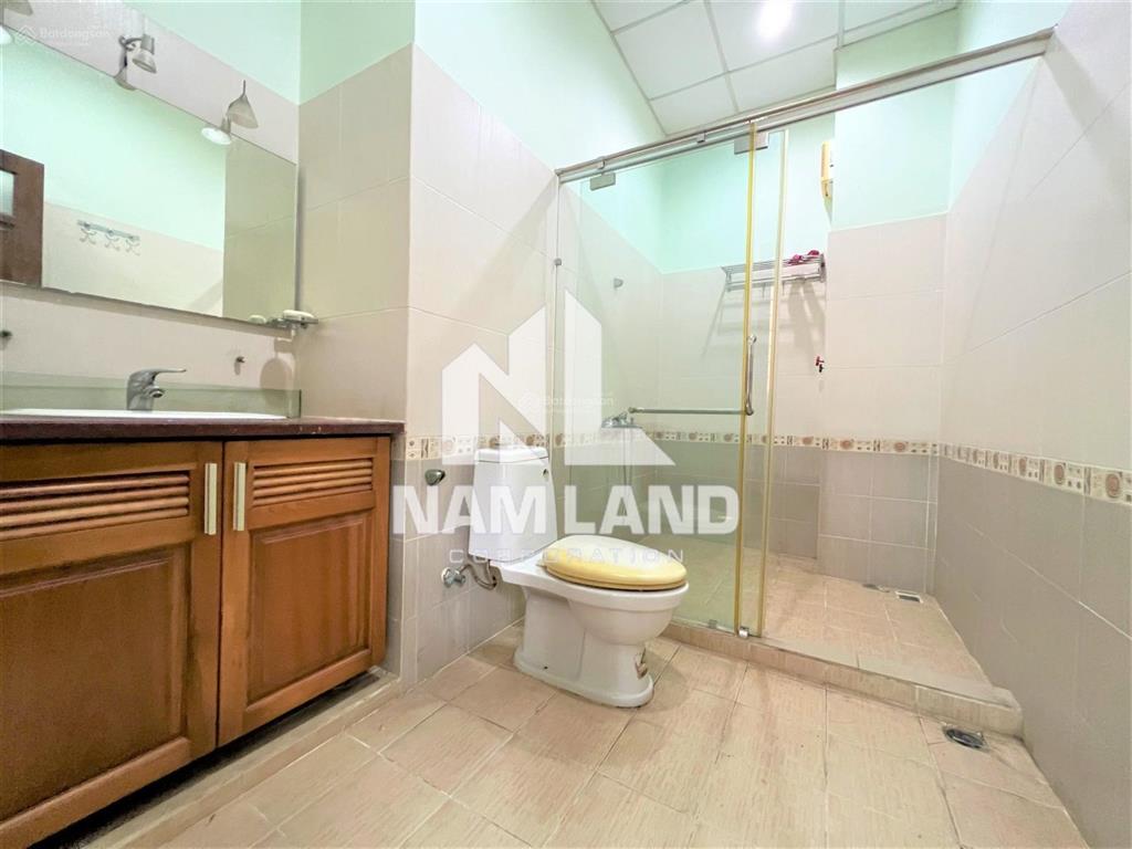 Cho thuê nhà góc 2 mặt tiền gần cục thuế hcm, công viên thanh niên, siêu thị mega market 3 lầu 5 pn