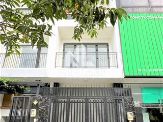 Cho thuê nhà nguyên căn 4 tầng có hầm, sàn trống suốt, có sẵn máy lạnh chuẩn làm văn phòng, ở