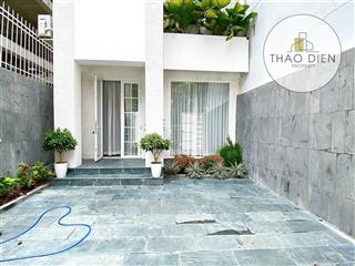 Cho thuê nhà trắng tinh sân xe hơi, 3 lầu 4 phòng đầy đủ nội thất ngay trung tâm phường thảo điền