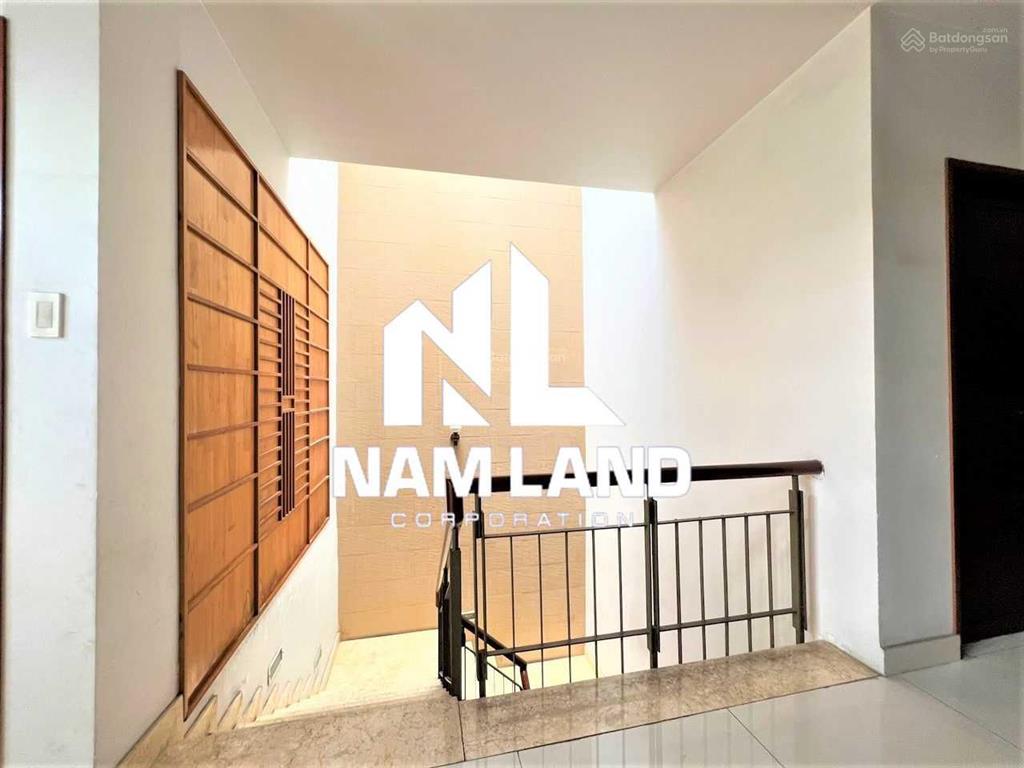 Chủ nhà cho thuê căn nhà đẹp tại kdc sông giồng gara 3 lầu 5 phòng lớn hướng đông tứ trạch