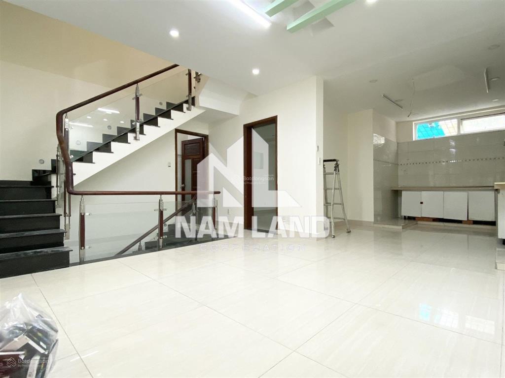 Cho thuê nhà đường 31c hướng nam ngang 8m hầm 3 lầu 4 phòng làm công ty, sản xuất bánh, kinh doanh