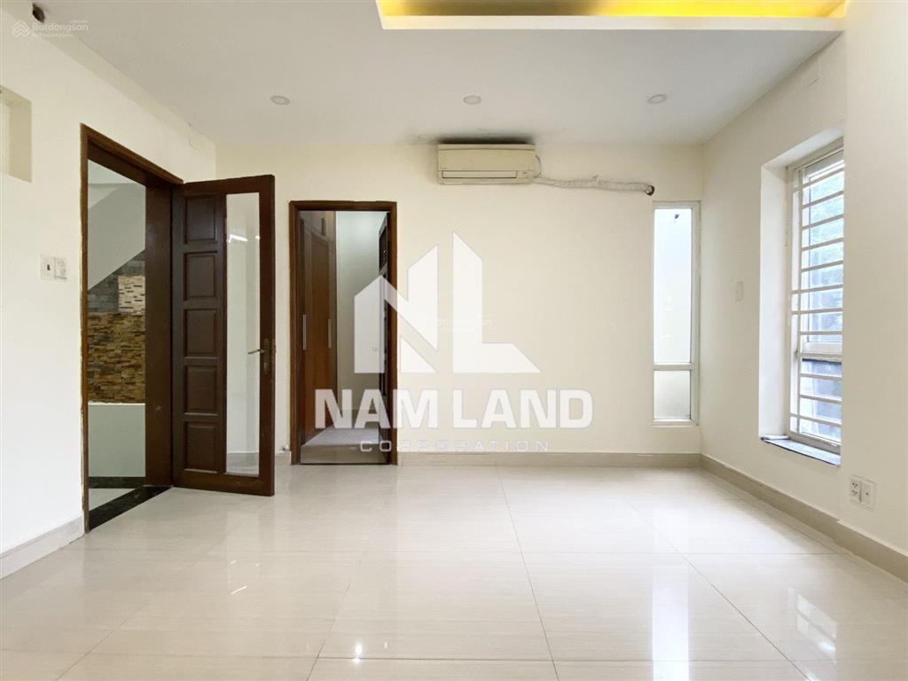 Cho thuê nhà đường 31c hướng nam ngang 8m hầm 3 lầu 4 phòng làm công ty, sản xuất bánh, kinh doanh