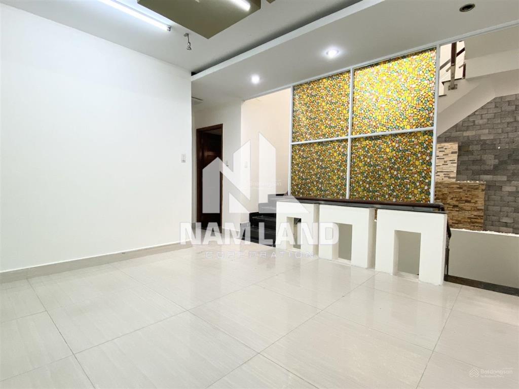 Cho thuê nhà đường 31c hướng nam ngang 8m hầm 3 lầu 4 phòng làm công ty, sản xuất bánh, kinh doanh