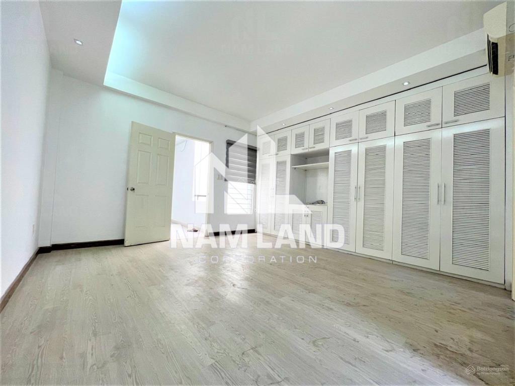 Cho thuê nhà 215 nguyễn văn hưởng sân xe hơi 3 lầu 4 phòng thiết kế hiện đại rất hợp để ở văn phòng