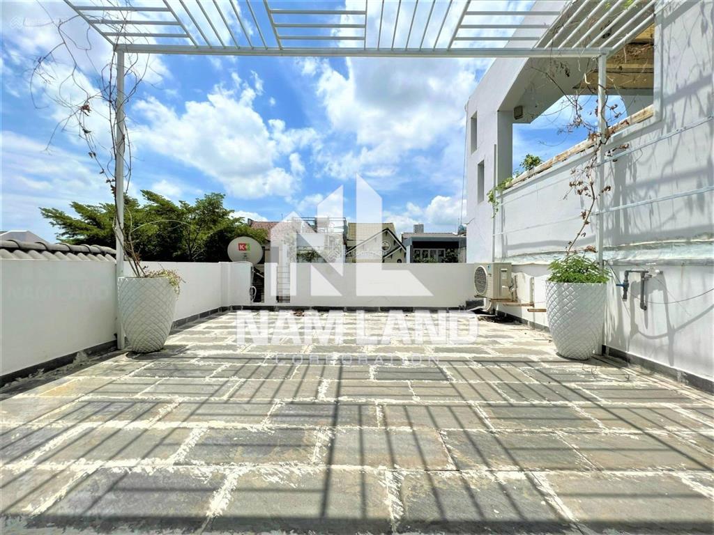 Cho thuê nhà 215 nguyễn văn hưởng sân xe hơi 3 lầu 4 phòng thiết kế hiện đại rất hợp để ở văn phòng
