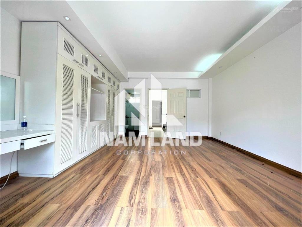 Cho thuê nhà 215 nguyễn văn hưởng sân xe hơi 3 lầu 4 phòng thiết kế hiện đại rất hợp để ở văn phòng