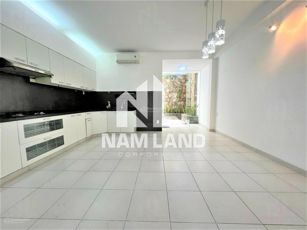 Cho thuê nhà 215 nguyễn văn hưởng sân xe hơi 3 lầu 4 phòng thiết kế hiện đại rất hợp để ở văn phòng