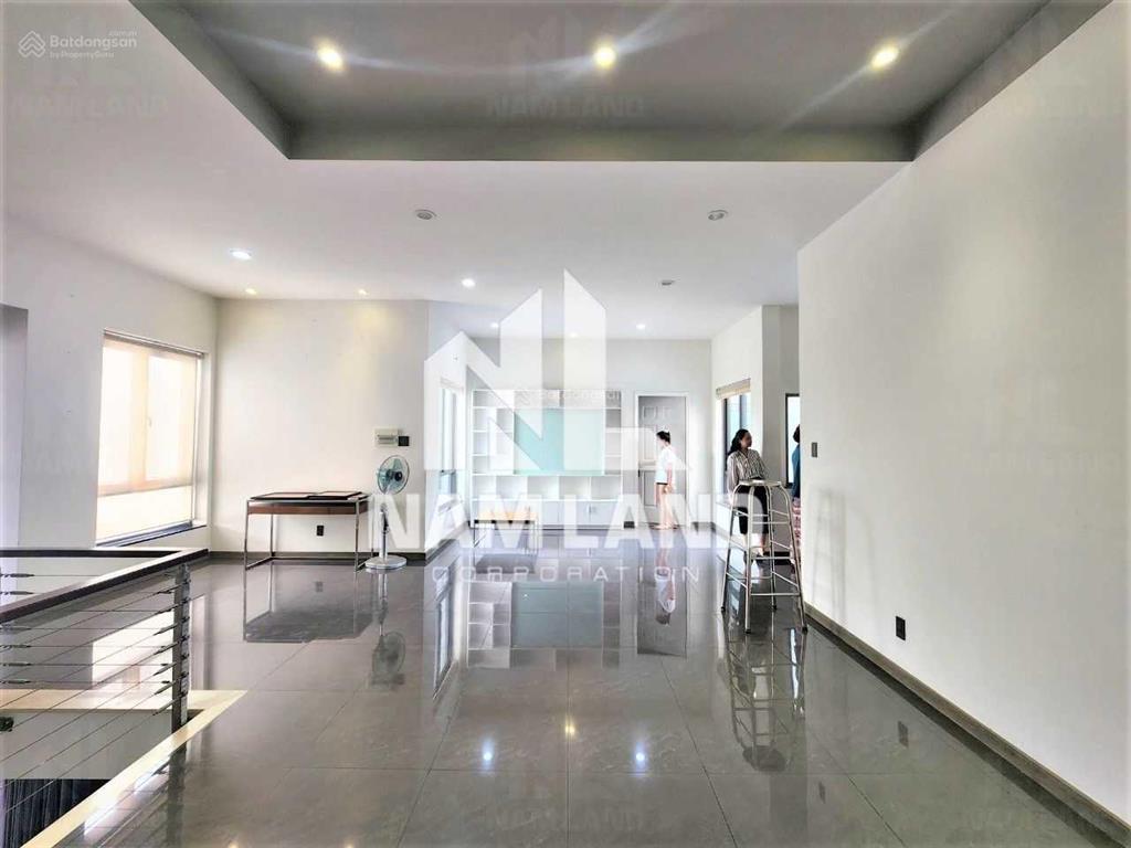 Cho thuê nhà đẹp 405m2 sân vườn rộng, 3 lầu 4 phòng thiết kế hiện đại gần sông sài gòn