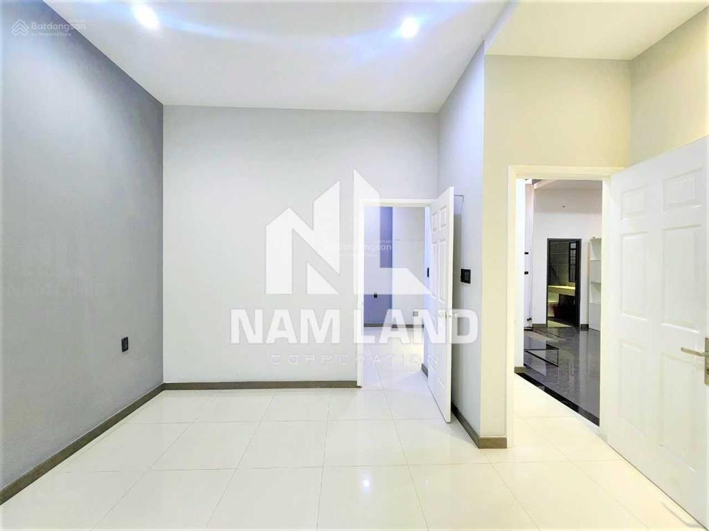 Cho thuê nhà đẹp 405m2 sân vườn rộng, 3 lầu 4 phòng thiết kế hiện đại gần sông sài gòn