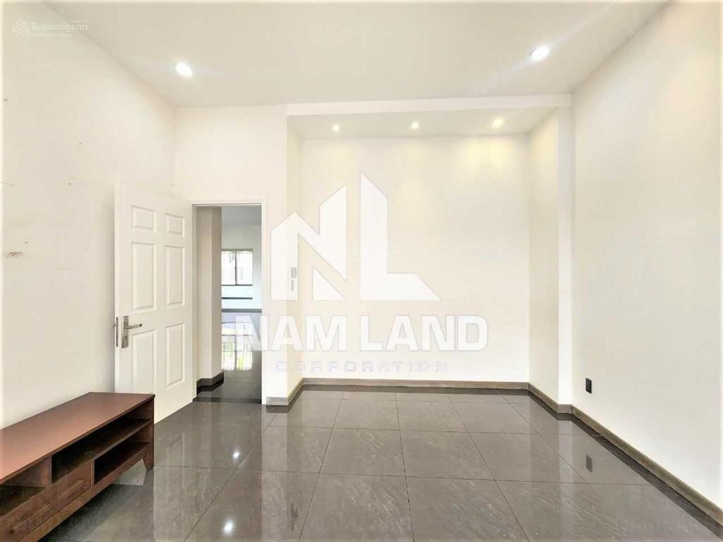 Cho thuê nhà đẹp 405m2 sân vườn rộng, 3 lầu 4 phòng thiết kế hiện đại gần sông sài gòn