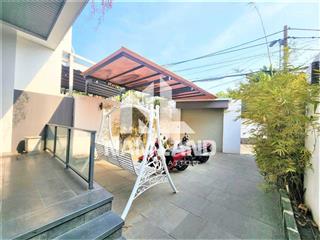 Cho thuê nhà đẹp 405m2 sân vườn rộng, 3 lầu 4 phòng thiết kế hiện đại gần sông sài gòn