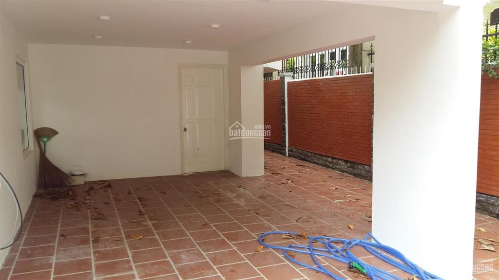 Cho thuê biệt thự trần não, diện tích khuôn viên ngang 8m dài 16m 3 lầu 4 phòng giá 35 triệu/tháng