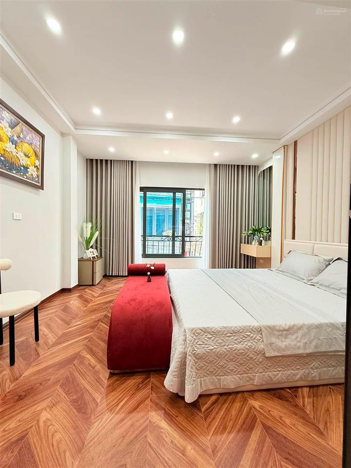 Bán nhà giải phóng 45m2, 4 tầng, mt rộng lô góc, ô tô vào nhà chỉ 13.5 tỷ