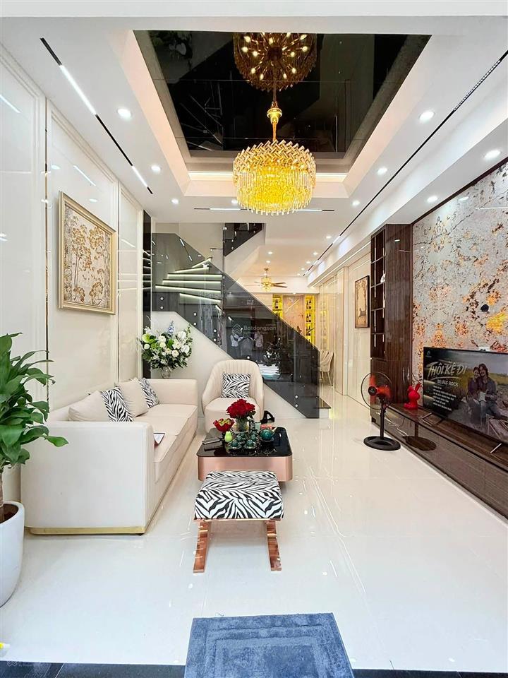 Bán nhà giải phóng 45m2, 4 tầng, mt rộng lô góc, ô tô vào nhà chỉ 13.5 tỷ