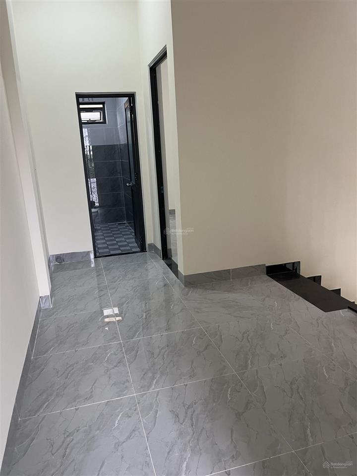 Cho thuê nhà riêng cao cấp, mới xây xong tháng 01/2025 gồm
3pn, 2wc, 1110m2 tại số 112 đường võ văn