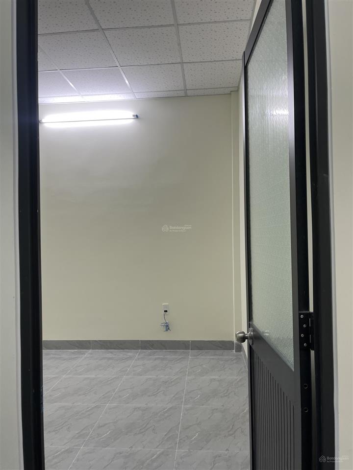 Cho thuê nhà riêng cao cấp, mới xây xong tháng 01/2025 gồm
3pn, 2wc, 1110m2 tại số 112 đường võ văn