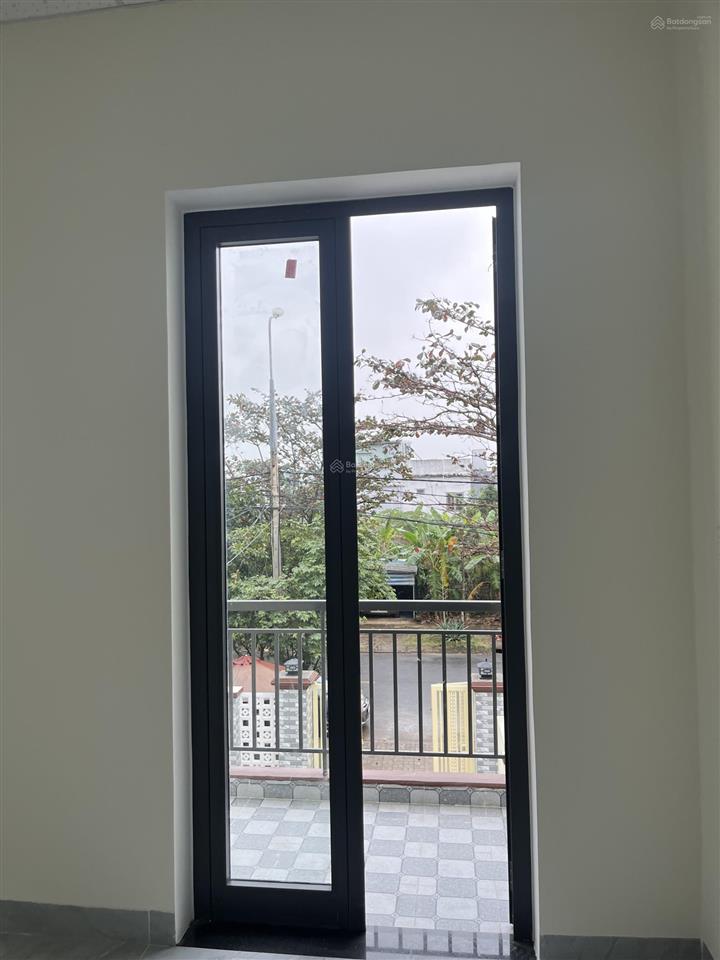 Cho thuê nhà riêng cao cấp, mới xây xong tháng 01/2025 gồm
3pn, 2wc, 1110m2 tại số 112 đường võ văn