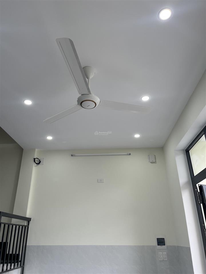 Cho thuê nhà riêng cao cấp, mới xây xong tháng 01/2025 gồm
3pn, 2wc, 1110m2 tại số 112 đường võ văn