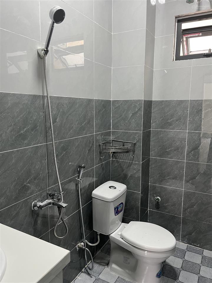 Cho thuê nhà riêng cao cấp, mới xây xong tháng 01/2025 gồm
3pn, 2wc, 1110m2 tại số 112 đường võ văn