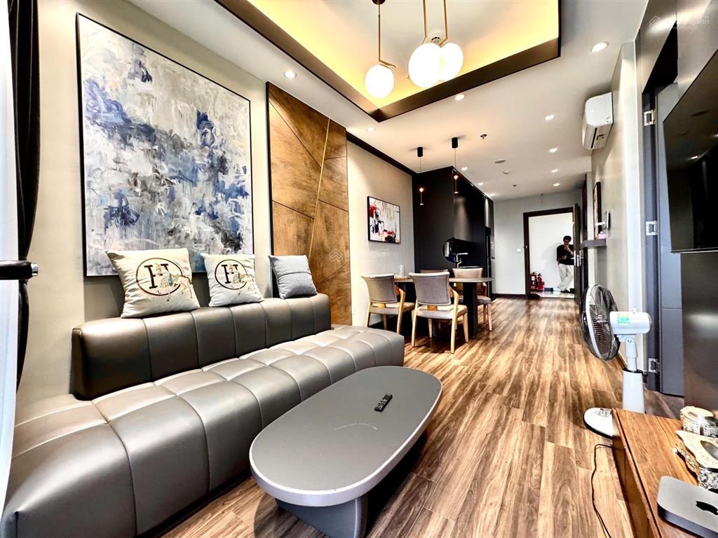 Hot căn 2n2wc giá hời, full đồ đẹp tầng cao view thoáng, chi việc xách vali về ở, đã có bìa