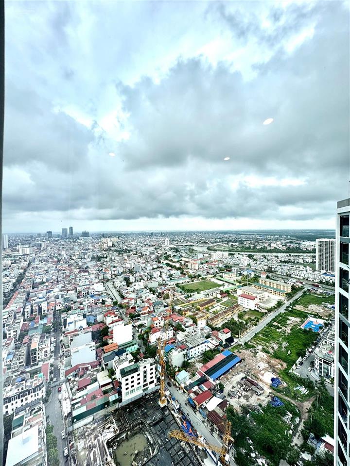 Hot căn 2n2wc giá hời, full đồ đẹp tầng cao view thoáng, chi việc xách vali về ở, đã có bìa