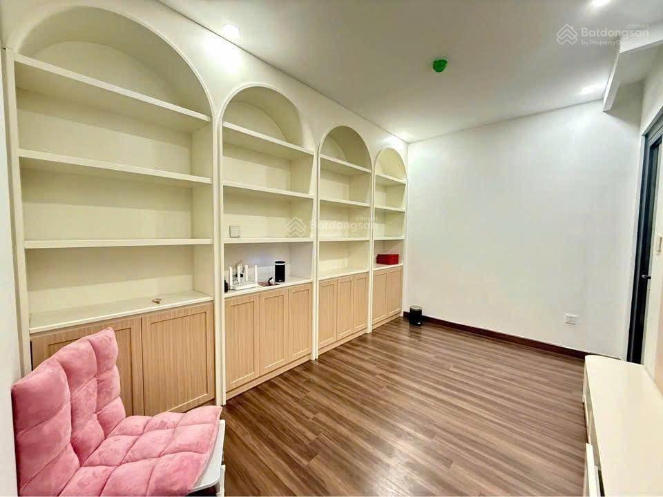 Hot giá tốt lk 90m2, qt lên tới hơn 2 tỷ, dòng tiền thuê lên đến 360tr, vay miễn gốc lãi 18 tháng