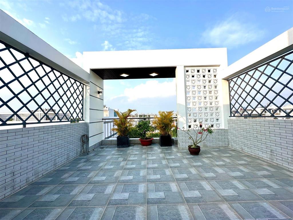 Nhà phố 4 tầng có thang máy huỳnh tấn phát nhà bè