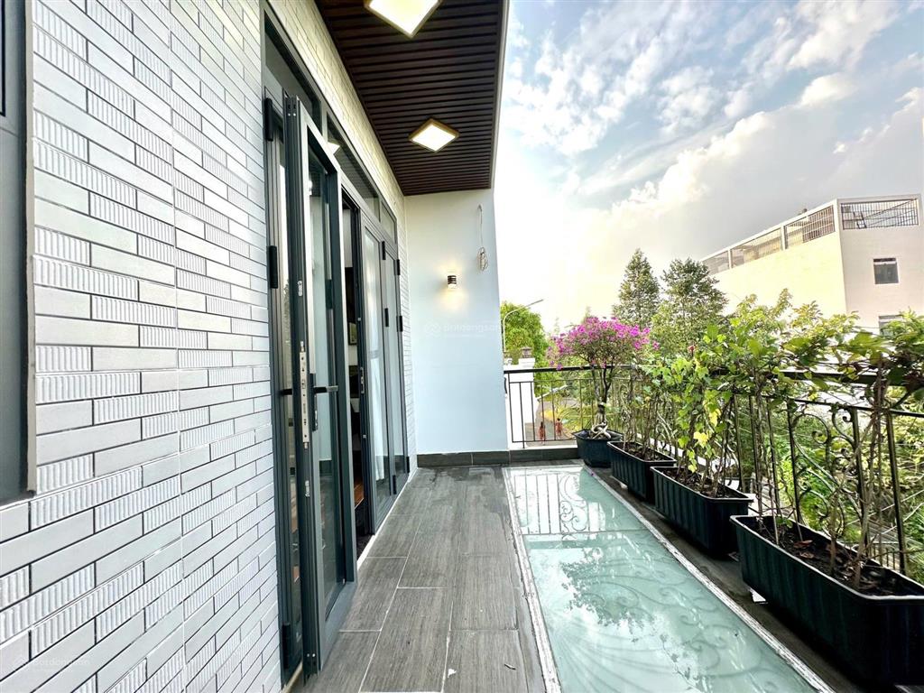 Nhà phố 4 tầng có thang máy huỳnh tấn phát nhà bè