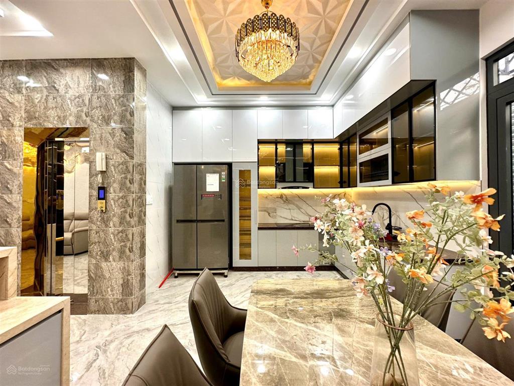 Nhà phố 4 tầng có thang máy huỳnh tấn phát nhà bè