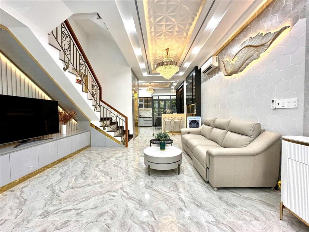 Nhà phố 4 tầng có thang máy huỳnh tấn phát nhà bè