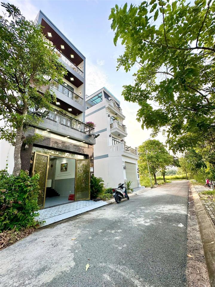 Nhà phố 4 tầng có thang máy huỳnh tấn phát nhà bè