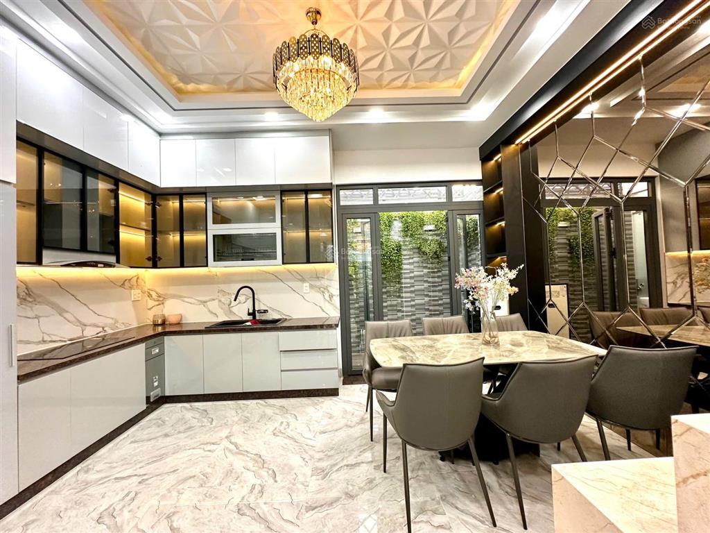 Nhà phố 4 tầng có thang máy huỳnh tấn phát nhà bè